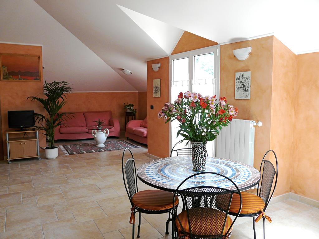 Apartamento L'Albicocco Dolceacqua Habitación foto